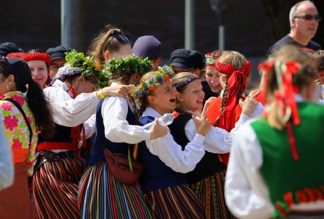 Bērnu un jauniešu folkloras kopu skate Kurzemē