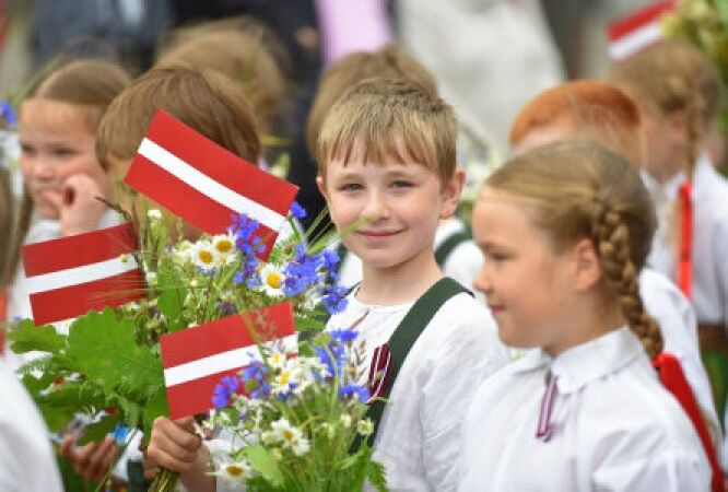 Parade of Festival Participants 